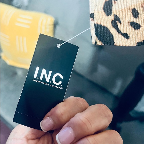 INC International Concepts Tan and Black Leopard Print V-Neck Top - Picture 10 of 11